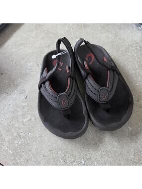 Olukai Brown kids Sandals sz 9/10